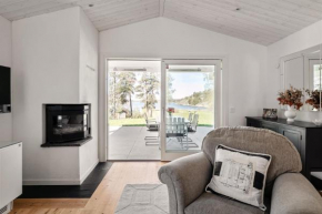 Seaside Serenity, Modern Family Retreat in Värmdö